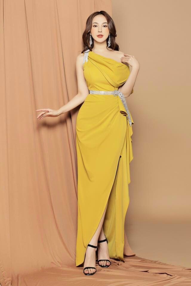 Đầm Dạ Hội Trễ Vai Kèm Tag - D568